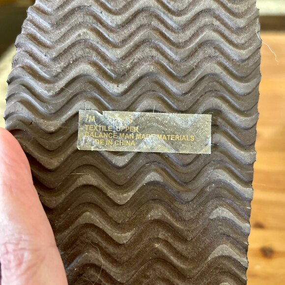 Cushionaire Swiss Knit Tan with Red Fair Isle Molded Footbed Cork Clog - Sz 7M - Picture 7 of 7